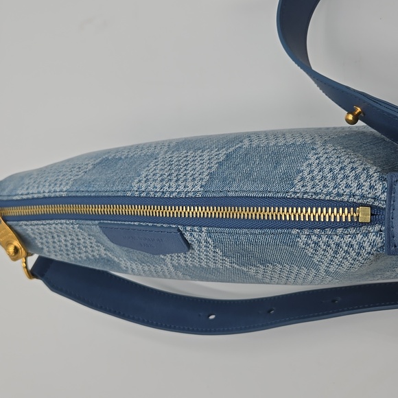 Loius Vuitton Denim Damier Limited Ed. Large Pouch - COA included - Picture 10 of 16